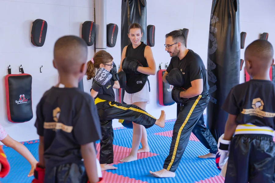 Kindertraining mit Trainer Leonardo